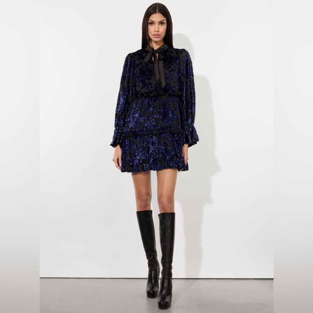 NWT ALICE + OLIVIA MORANNE RUFFLE TIERED TUNIC BLUE SZ MED